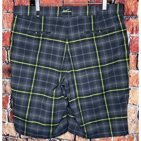 Nike Tartan Plaid Flat Front Golf Shorts Men’s Size 36 Grey Green 648319-060 - Picture 2 of 4